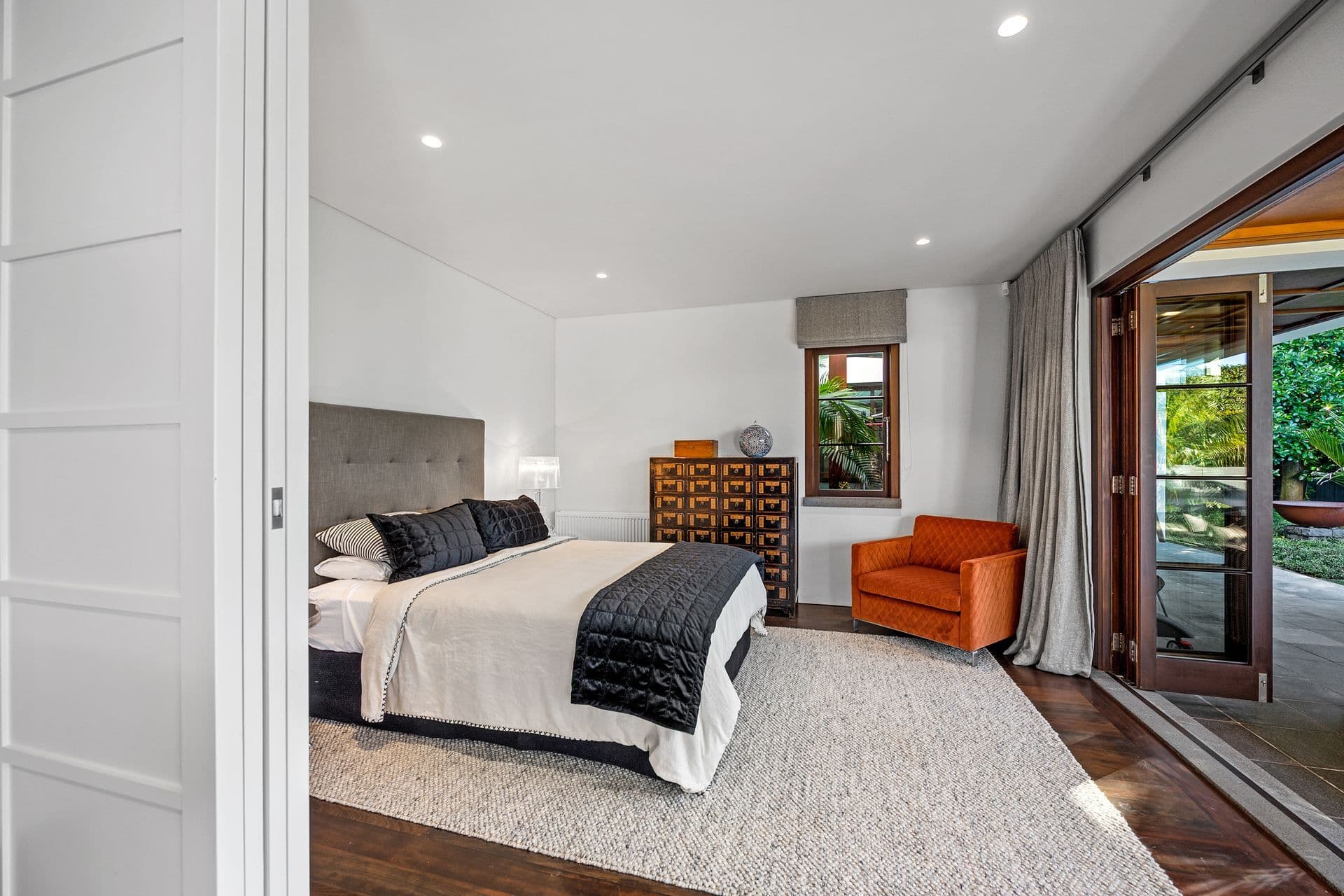 Bedroom, doors to the terrace